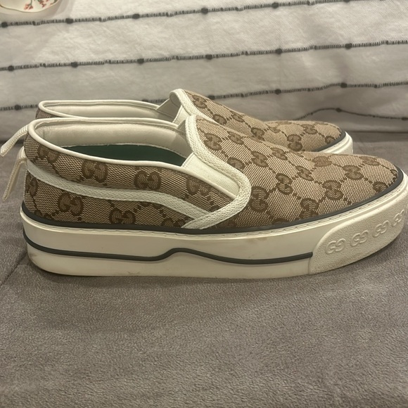 GUCCI tennis 1977 slip on canvas sneaker size 36/6
Very lightly worn - Picture 3 of 6